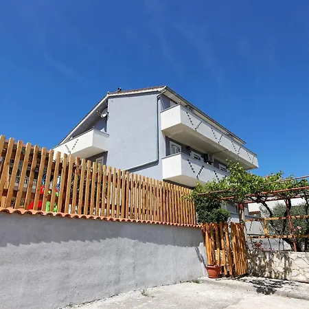 Apartamento L&r Vrh (Krk)