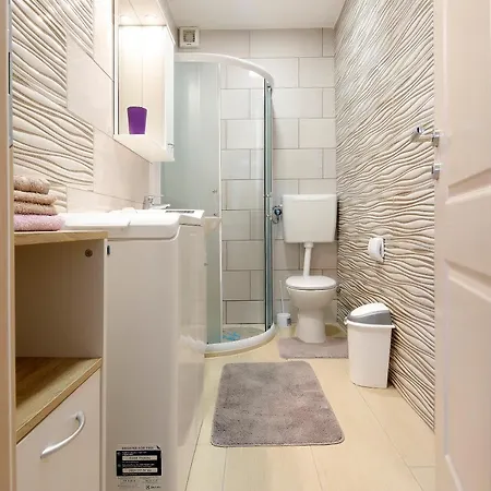 L&r Apartment *
